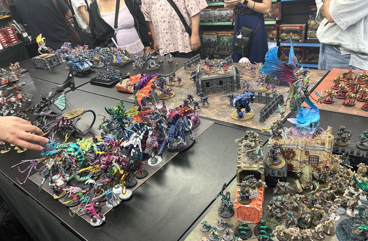 warhammerNMB's tweet photo. いっぱい並びました！
投票は15時〜です！ https://t.co/dcT1BqcQn4