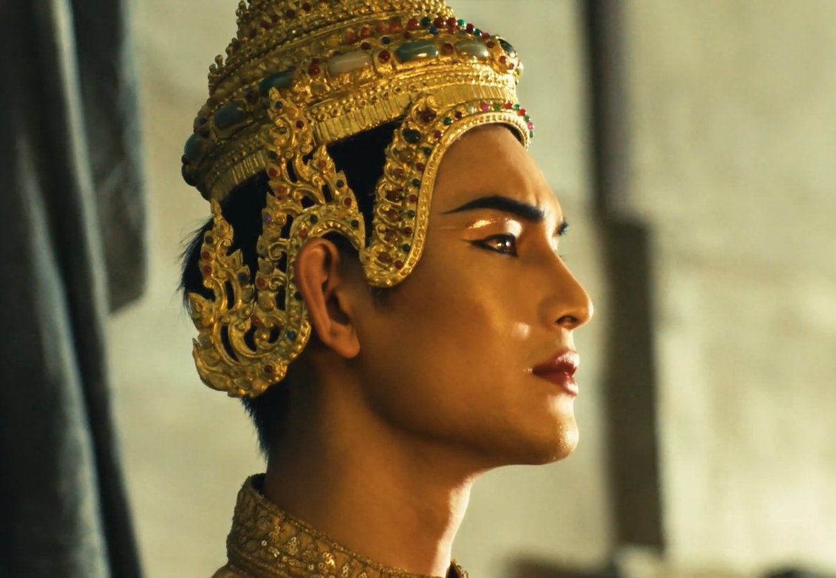 SsunSsetSsun's tweet photo. ต้องตำนานพระลอ คือทองแบบแทบจะกลืนไปกับชุด https://t.co/QnIJgIVzpy