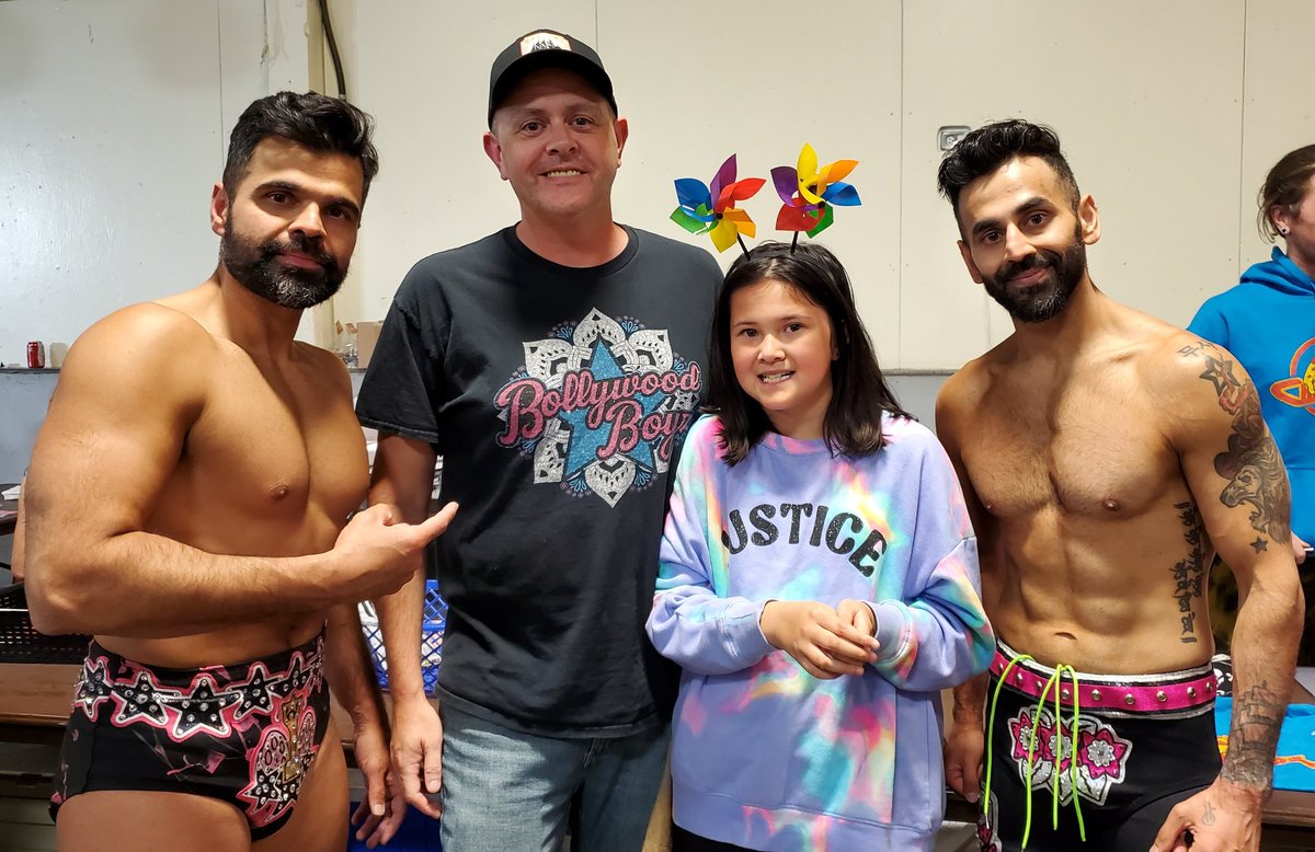 M_Kennedy19's tweet photo. It's been a while but always happy to see you @BollywoodBoyz keep working hard, the grind is worth it. Payoff is yet to come. A couple quality humans who deserve greatness here @WWE @AEW @defyNW https://t.co/jiW66FhPoU
