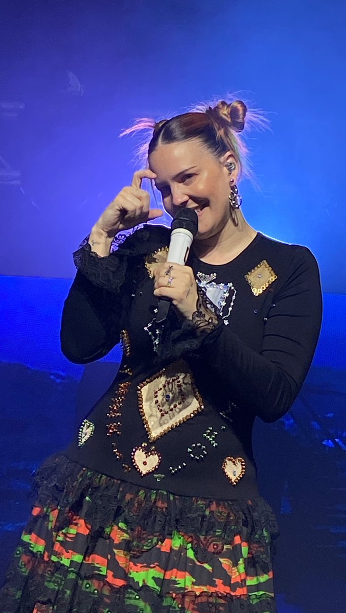 Ally01298's tweet photo. Still in concert high 🔥🔥🔥

@AnneMarie @AnneMarieMNLPH https://t.co/EPxgyqTU0Y
