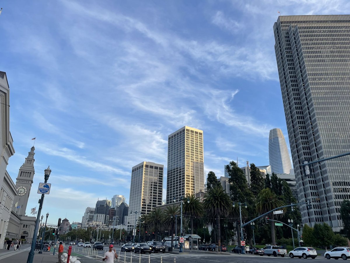 crmsalesgem's tweet photo. #AnalyticsKnowledgeShare
#DF24 Started off @Dreamforce at the @tableau Welcome Reception with an overdue @CRM_Analytics reunion at La Mer 🧜♀️.
#TableauAmbassadors #DataFam
#CRMambassadors #DataTribe https://t.co/JvlpbkHlov