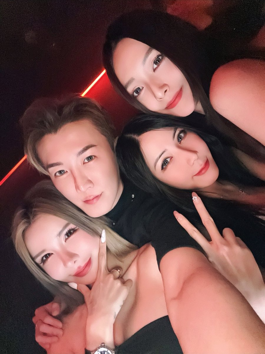 0xKiro's tweet photo. It’s weekend! How is yours?
Hi my baby girls squad 🤩

#0xKiro
#kol #web3kol
#influencers #web3influencer
#web3babes https://t.co/JTnK1uz1sJ