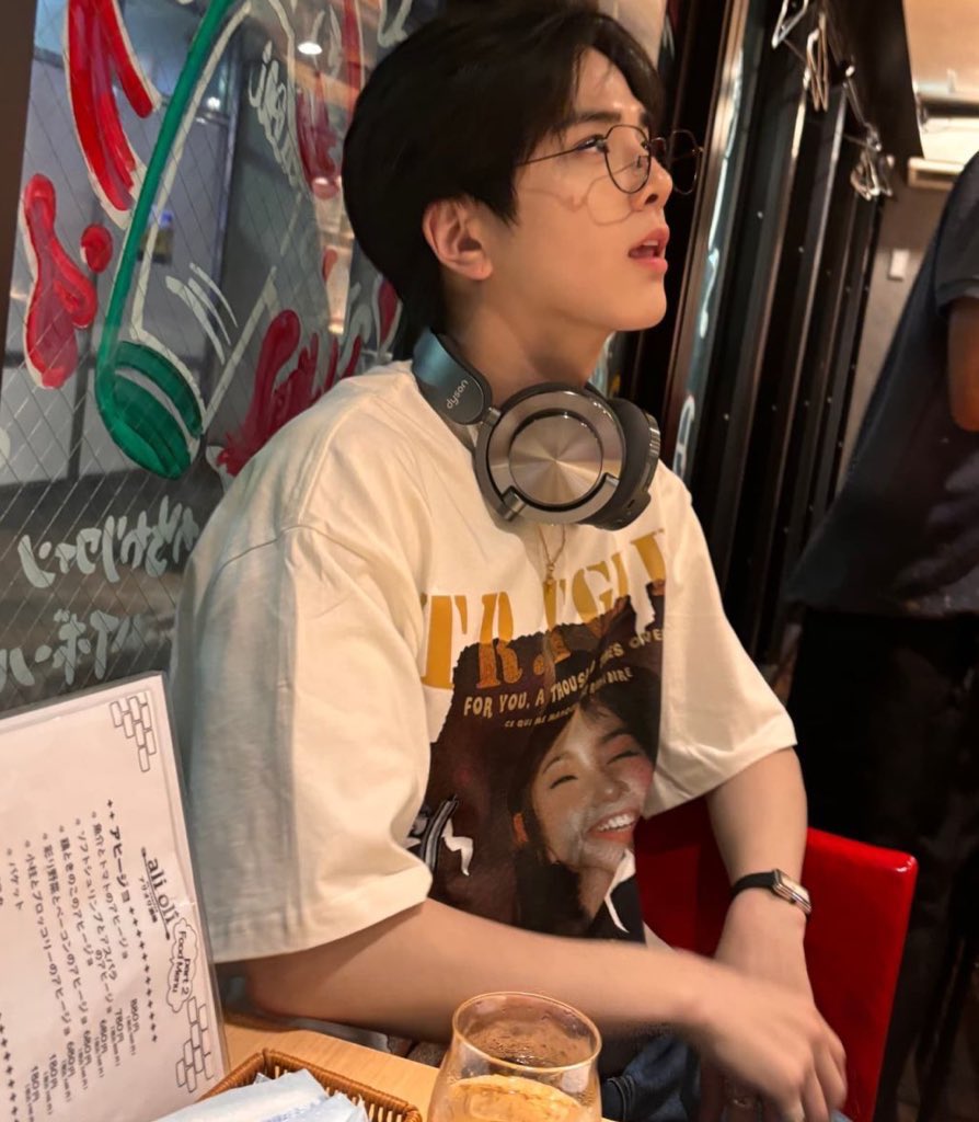 intolued's tweet image. ㅤ

           9월 29일        진지     ⭑.ᐟ    SNS.⠀ ⠀ ⠀⠀ 
                 ❝  out for dinner! 😋  ❞ ⠀ 
ㅤ
ㅤ