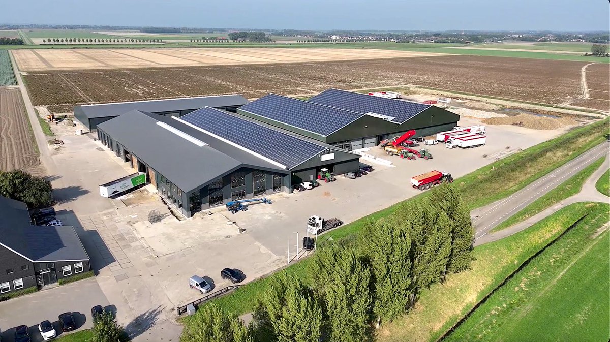 Op 20 september was het een drukke dag bij Franzen Landbouw in Dirksland. Er werden zowel uien gerooid en opgeladen als ook aardappels en suikerbieten gerooid
🎥 -> youtu.be/atd_UZiVBGk