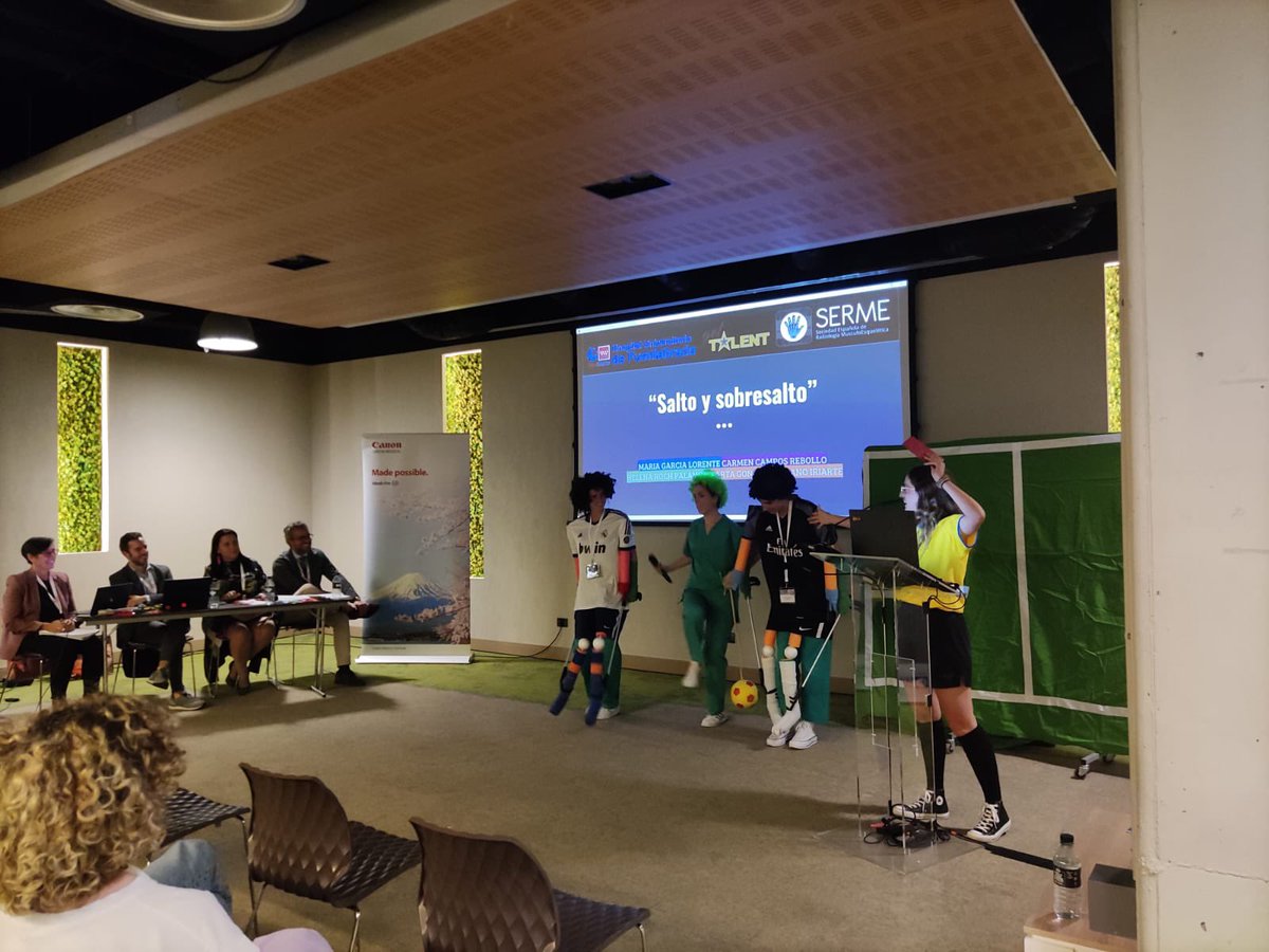 Willy Fernández Jara (@drwillyjara) on Twitter photo FINDE INTENSO DE DOCENCIA: Viernes: SERME GOT TALENT. Experiencia increíble, disfrutando del gran talento de la cantera de la SERME. Gracias <a href="/DraSilviaMartin/">Silvia Martin</a> y <a href="/MskSerme/">SERME</a> por hacerlo posible. Grandes compañeros de jurado: <a href="/draulrikita/">Ulrike Novo</a> , <a href="/pepelermarx/">PepeL</a> y Maite Riaño FINDE INTENSO DE DOCENCIA: Viernes: SERME GOT TALENT. Experiencia increíble, disfrutando del gran talento de la cantera de la SERME. Gracias <a href="/DraSilviaMartin/">Silvia Martin</a> y <a href="/MskSerme/">SERME</a> por hacerlo posible. Grandes compañeros de jurado: <a href="/draulrikita/">Ulrike Novo</a> , <a href="/pepelermarx/">PepeL</a> y Maite Riaño