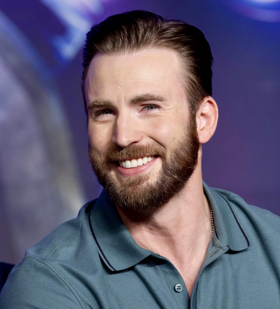 CEvansPhotos's tweet image. Chris Evans is just so picture perfect