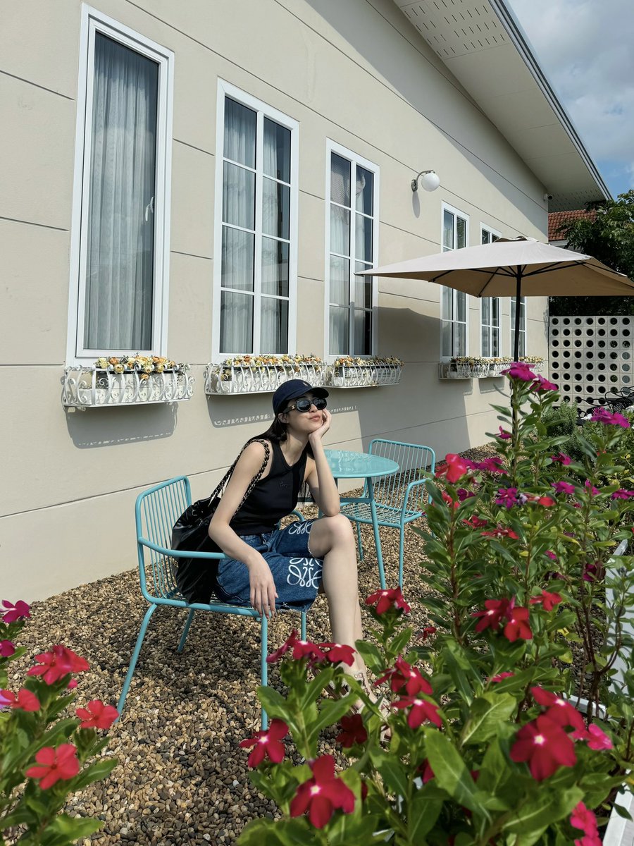 linglingsirilak tweet media