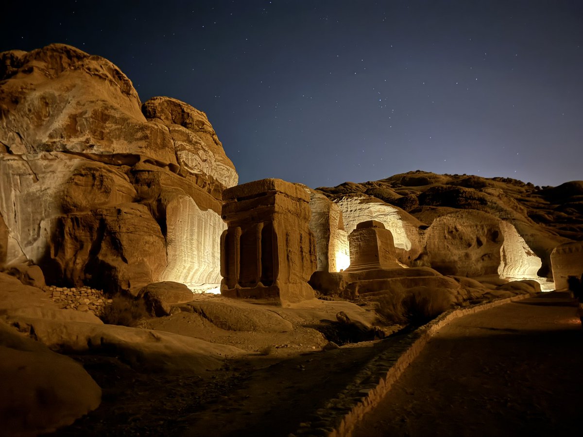 _jan1s's tweet photo. Petra 🇯🇴 🐪 https://t.co/93GwTjljp6