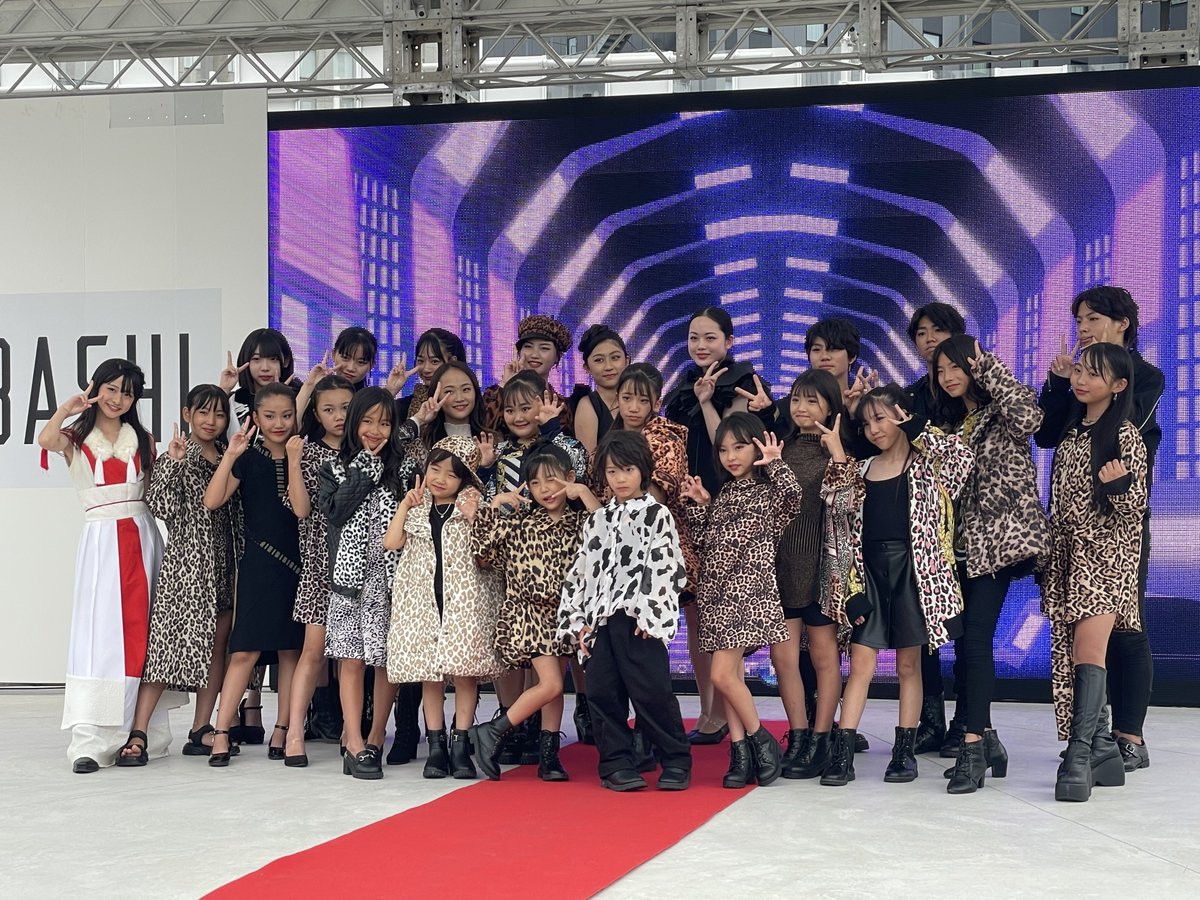 tx7000tw's tweet photo. 2024.09.29 FULALI KYOBASHI
TERUAKI TAKAHASHI✖️なにわ小町ファッションショー
第二部集合撮影、速報版
#なにわ小町 #TERUAKITAKAHASHI
#大阪モデル撮影会 #topmodelschool
#GLUES #FULALI KYOBASHI https://t.co/DWUQzpqlzx