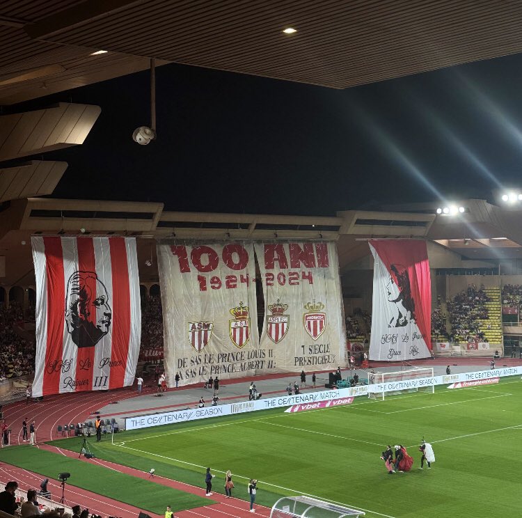 Ligue1Stadium's tweet photo. 🔴⚪️ MONACO vs MONTPELLIER 🔵🟠

•Affluence: 13 065
•Parcage: ?
•Capacité: 16 360

•Taux de remplissage : 79,9%

Excellente affluence pour le match du Centenaire 🔥 
En revanche toujours 0/20 pour la billetterie franchement c’est fatigant 

📸 @AlexisMrl98 https://t.co/zfgGxb9q0m