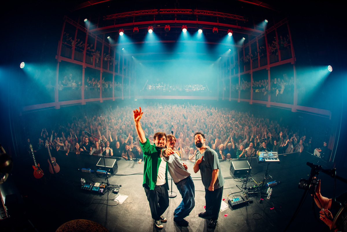 PuggyBand's tweet photo. Day 1 @ABconcerts !!!
❤️🥳🙏
Pic by @Kmeron https://t.co/4toMAQXo4X