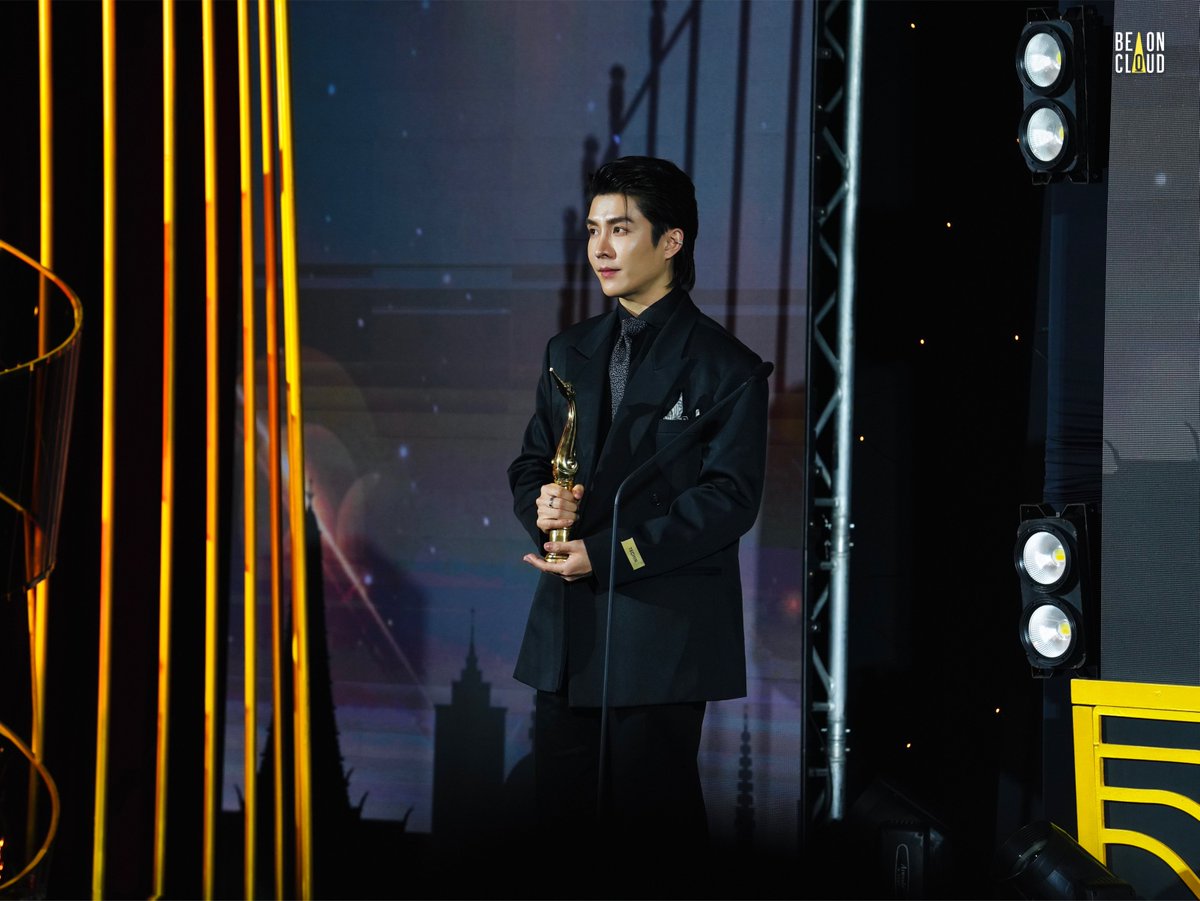 บาส ผู้เชิญรางวัลกับงานประกาศรางวัลภาพยนตร์แห่งชาติ "สุพรรณหงส์ ครั้งที่ 32" ✨

#สุพรรณหงส์ครั้งที่32xแมนสรวง
#สุพรรณหงส์ครั้งที่32