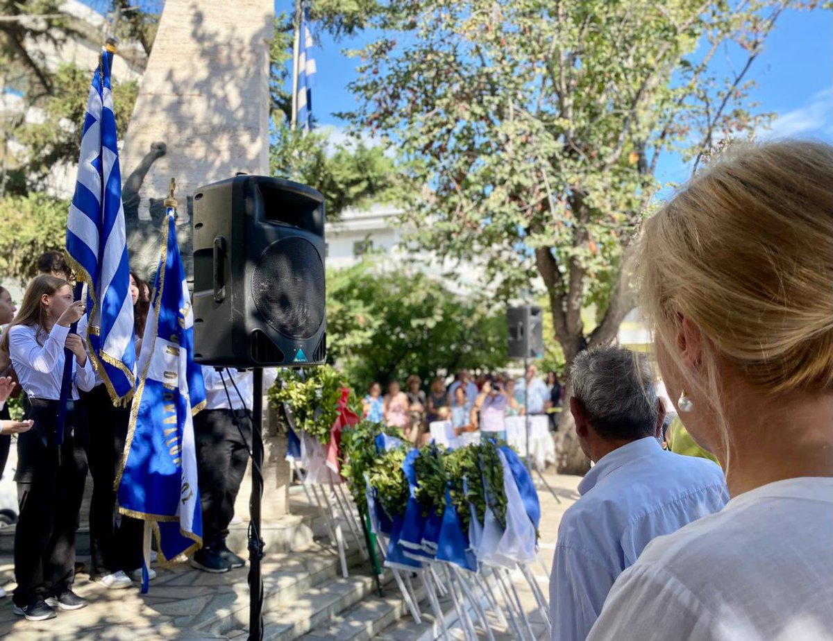 RenaDourou's tweet photo. Το “Ολοκαύτωμα του Αιγάλεω”, η “Σφαγή του Αιγάλεω”, η “Μάχη του πυριτιδοποιείου”. 
Ογδόντα  χρόνια μετά, και οι λέξεις αποδεικνύονται λίγες, μικρές για να αποδώσουν τη ναζιστική θηριωδία. 
Τη σφαγή 100 Αιγαλιωτών στις 29 Σεπτεμβρίου του 1944, δύο μόλις εβδομάδες πριν από την Απελευθέρωση της Αθήνας. 
Άλλο ένα Ολοκαύτωμ�� στη χώρα που σημάδεψαν τα ναζιστικά Ολοκαυτώματα. Ημέρα μνήμης η σημερινή. 
Και υπενθύμισης: ο αντιφασιστικός αγώνας δεν είναι διαδικασία μίας ημέρας. 
Είναι διαρκείας. 
Γιατί η άγνοια δεν συγχωρείται, η μνήμη περιφρουρείται με γνώση και εγρήγορση.

#ολοκαύτωμα #Αιγάλεω #Δυτικά #σανσημερα #εθνική_αντίσταση #αντιφασιστικός_αγώνας
#ΣΥΡΙΖΑΠΣ #SYRIZAPS #left 
#deneimasteoloiidioi #γίνεται_αλλιώς