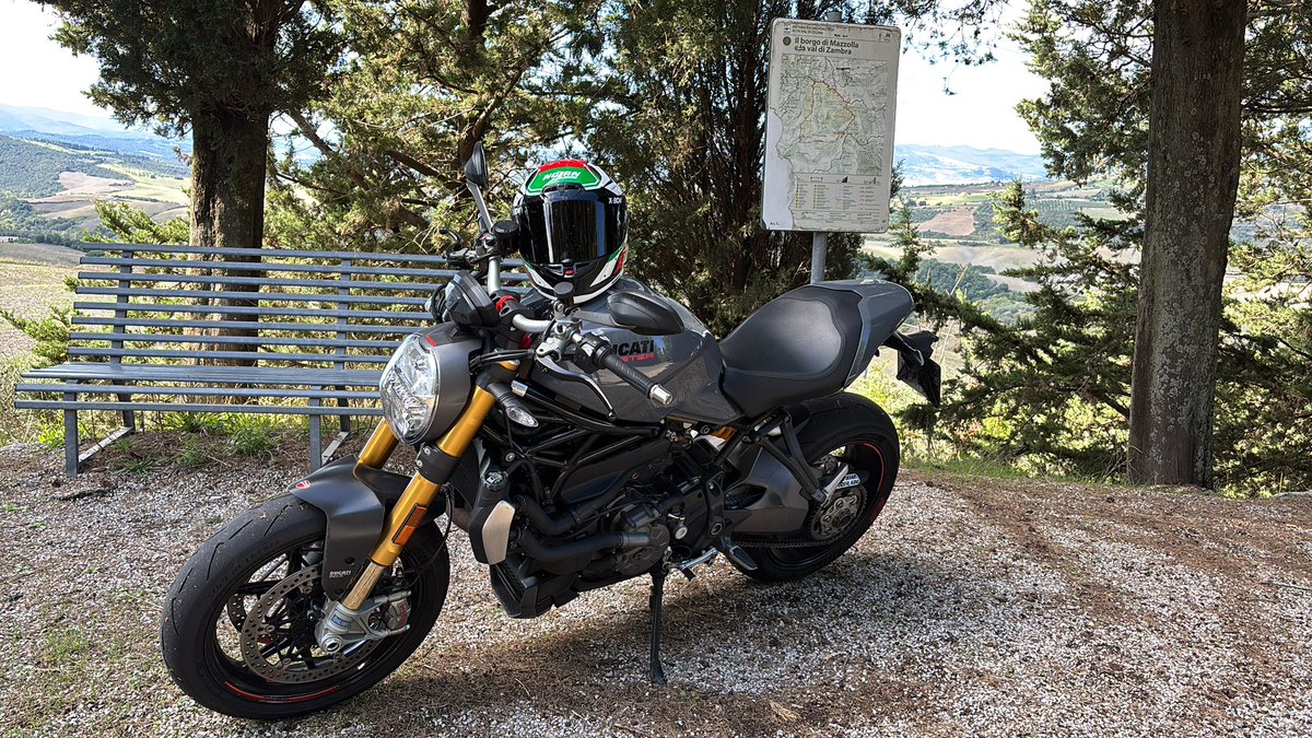 BrandonBecket's tweet photo. Io e la mia Maggie
#sessytà #Ducati #Monster1200S #Volterra #Mazzolla #relax

 @silvyiaaa @MareMonreve @Loredan84742071 @Fedescaccia @Sbiru29Fabio @fosforilazione @DonFabrizioC @MacKirk @campochiarenti https://t.co/4mCcY8VYvw