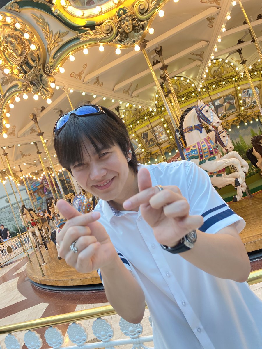 Build_FamilyFC's tweet photo. ส่งกำลังใจให้นะค้าบ ปิ้วๆ💕💕 วันนี้เต็มที่กับไลฟ์นะค้าบ ไหนใครรอกันแล้วบ้างค้าบบ ใครไปเที่ยวหยุดเที่ยวละมาดูคนหล่อก่อนน😸

BEAUTIFUL FRAGRANCE WITH BUILD
#DeerSecretxJJCheng https://t.co/5e7iF4vdwX