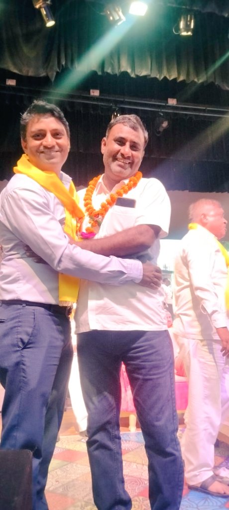 angeshv's tweet photo. @GauravNand_IERS भारतीय अति पिछड़ा वर्ग महासंघ द्वारा अति पिछड़ा आरक्षण वर्गीकरण को लेकर रविवार को और सदन में गौरव नंद जी द्वारा सफल प्रोग्राम आयोजन किया
Angesh verma (Agra) https://t.co/B9dIcyhFys