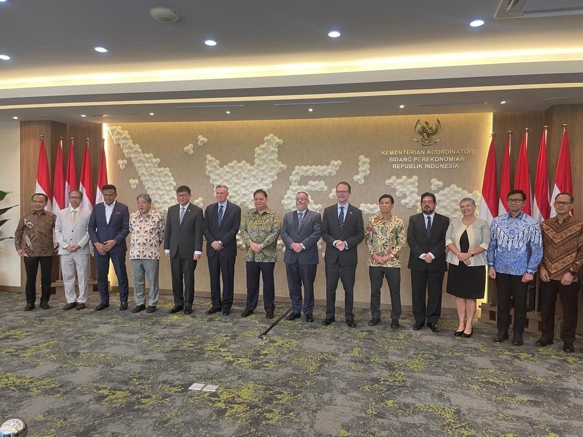 DomJermey's tweet photo. Thank you Pak @airlangga_hrt for the productive discussion @PrekonomianRI on Indonesia's application to join the Comprehensive and Progressive Agreement for Trans-Pacific Partnership (CPTPP). Excellent to see Indonesia’s vision for growing its economy through this truly global trade deal.

#UKRI #agreatpartnership #75tahunInggrisIndonesia