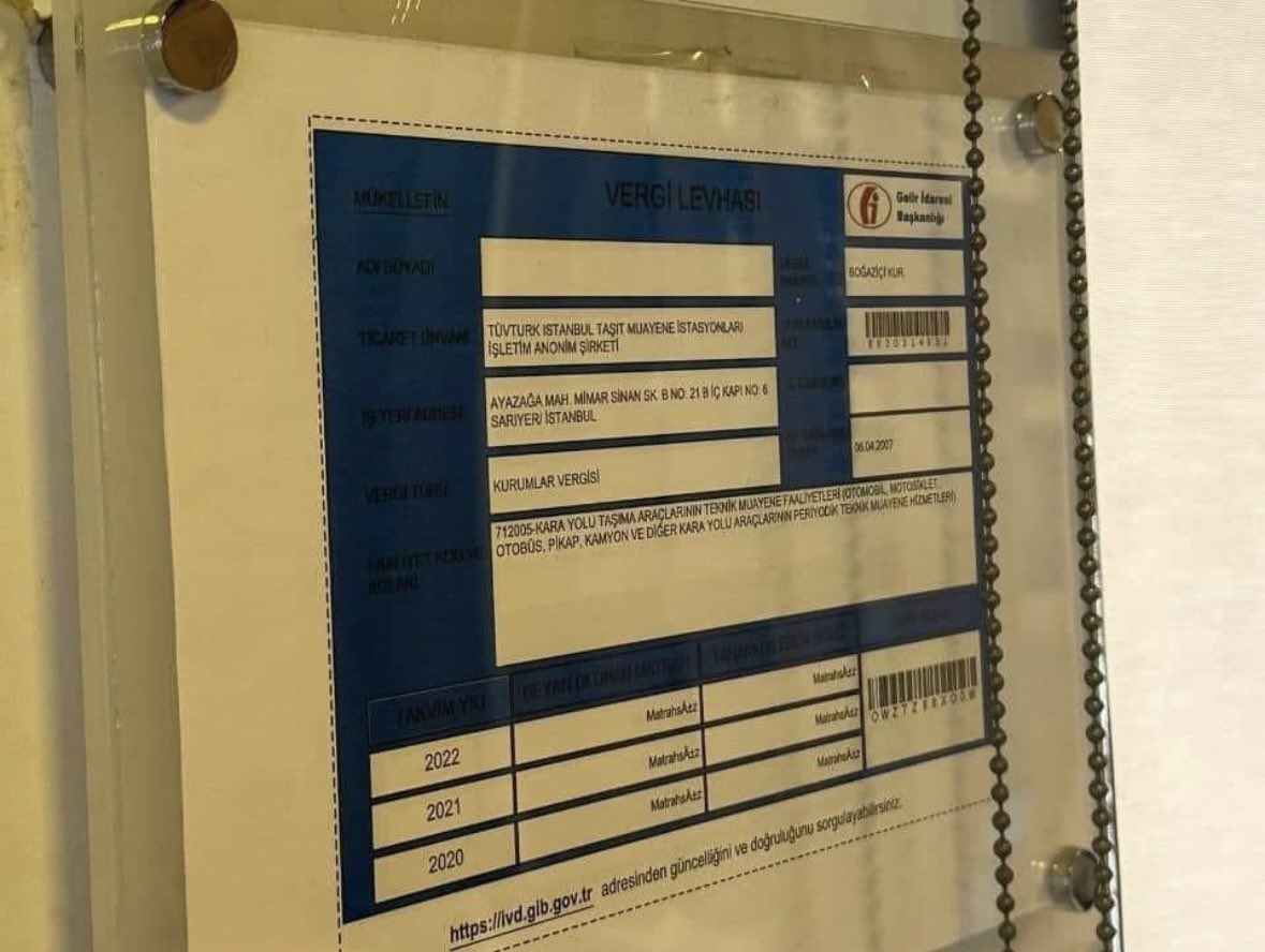 Son 3 yılda vergi ödemeyen TÜVTÜRK, muayene ücretini kart ile ödediğinizde hizmet bedeline ek 80₺ komisyon ekliyor. Otomobil için 1821 ₺ muayene ücreti almaları gerekirken 1900 ₺ çekiyorlar.

Türkiye’de 30 milyon araç var. 240.000.000 milyon ₺ fazla ücret alınması yasal mı?