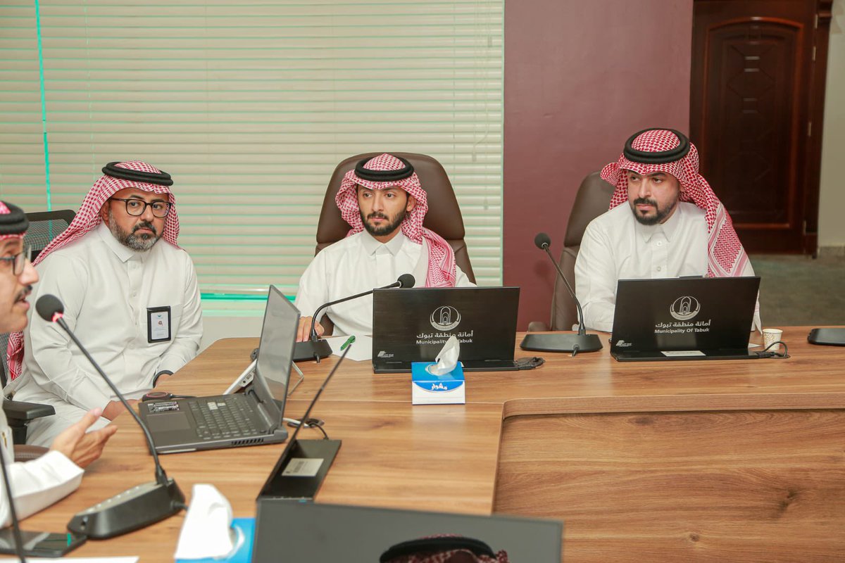 tabukm's tweet photo. صور|📸

نفذت أمانة منطقة #تبوك وبالتعاون مع  #هيئة_الرقابة_ومكافحة_الفساد ورشة عمل بعنوان (نزيه) والتي تناولت دور العمل الاتصالي في تعزيز الشفافية وحماية النزاهة من خلال بناء المنصات الاتصالية وتعيين شرائح الجمهور المستهدفة ومصفوفة المستوى التنظيمي والعديد من عناصر دور العمل الاتصالي في تعزيز الشفافية وحماية النزاهة.

#تبوك