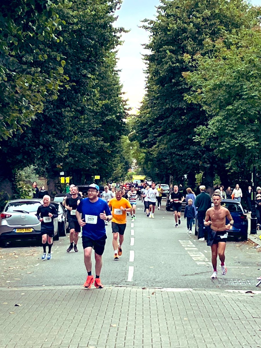 TimmyKernow's tweet photo. Well done to all the runners! #EalingHalf #Ealing #London ππββοΈπββοΈπββοΈππββοΈπββοΈπ¨ https://t.co/zB4ky2cZpT