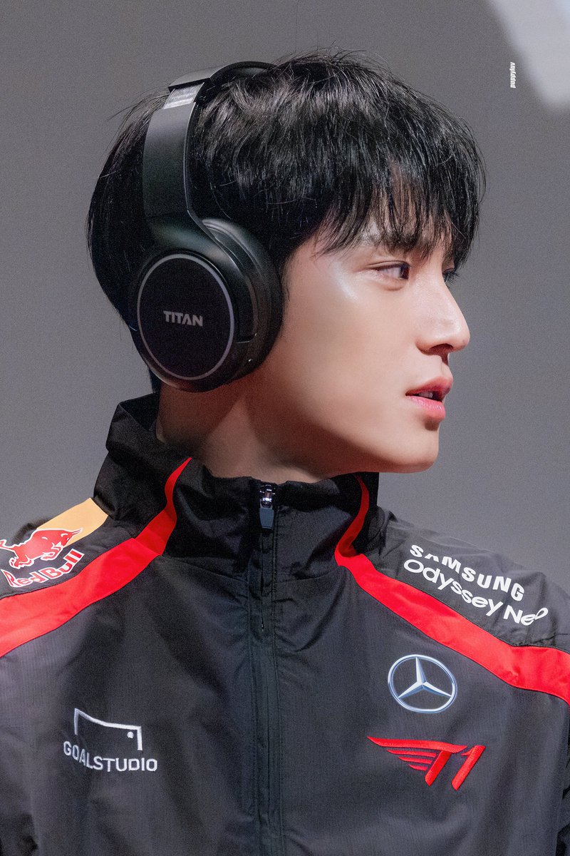 puppyluv406's tweet photo. 240512 𝙈𝙐𝙎𝙄𝘾 𝙋𝙇𝘼𝙉𝙏 𝙛𝙖𝙣 𝙨𝙞𝙜𝙣 𝙚𝙫𝙚𝙣𝙩

💬민규야 아침에 가볍게 조깅하자
💬테런켜

#민규 #세븐틴 #MINGYU #SEVENTEEN #ミンギュ #뮤직플랜트 #뮤플 https://t.co/bYdWZgtFsu