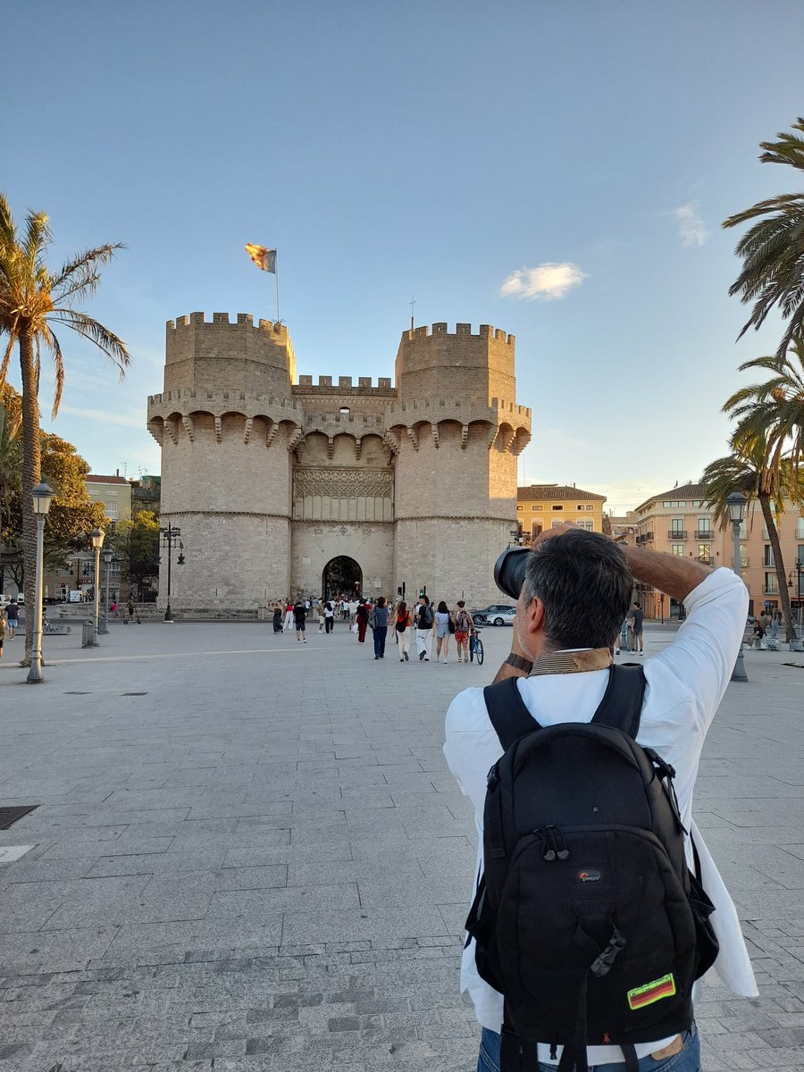 Leticia Colomer (@vlcleticia) on Twitter photo Estos días tenemos en #Valencia a un equipo de la prestigiosa revista italiana de viajes <a href="/DoveViaggi/">Doveviaggi</a> ¡Seguiremos informando! 📸😍 Estos días tenemos en #Valencia a un equipo de la prestigiosa revista italiana de viajes <a href="/DoveViaggi/">Doveviaggi</a> ¡Seguiremos informando! 📸😍
