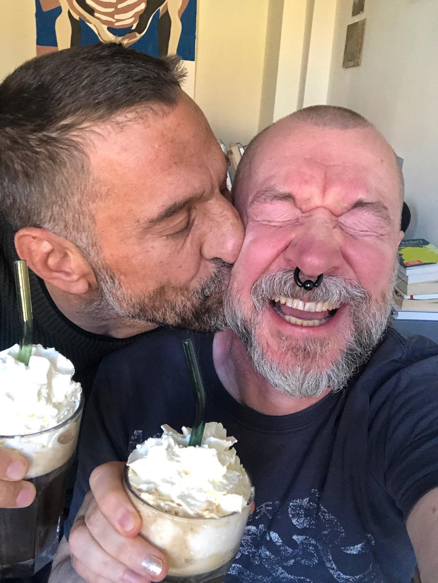 RealTadzioM's tweet photo. Slàinte Ihr Lieben.
Wir #FaggotsForFuture hoffen sehr, dass sich des heut in Österreich ausgeht.
Aber jetzt erstmal Sonnenspaziergang auf dem #TempelhoferFeld 🤩 https://t.co/Y6uGOBR0Gu
