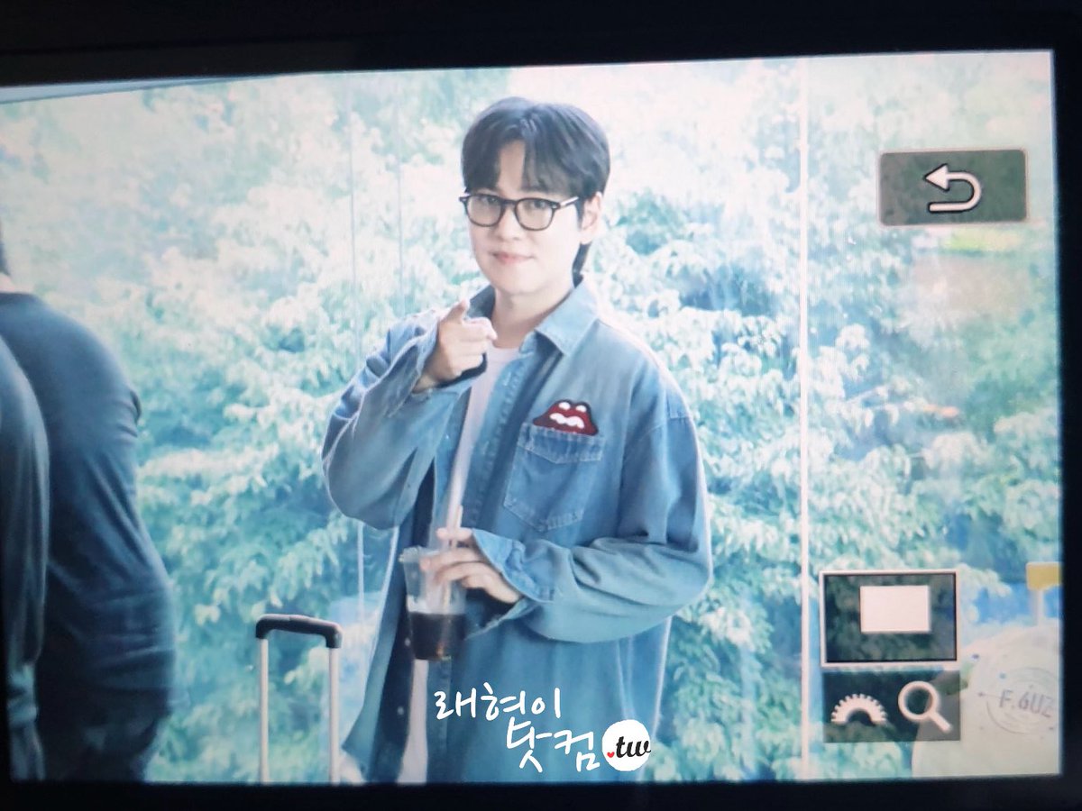 MaDear0608's tweet photo. 240929 포커즈 여행투어 인천공항 프리뷰❤️

마무리 잘 끝났습니다❤️☺️
고생했어요😍❤️👍
@fogus68 
#포커즈 #FCUZ #래현 #raehyun https://t.co/UsKY5MFeLB