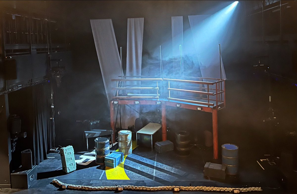 Went to see <a href="/SWtheatre/">Sleeping Warrior</a>’s brand new musical To Save The Sea last night at <a href="/TronTheatre/">TRON THEATRE</a>. Full house and standing ovation from all. Now THAT is what we like to see when new musicals come out! Well done to @A_R_McGregor <a href="/islacowan/">Isla Cowan</a> and the company!