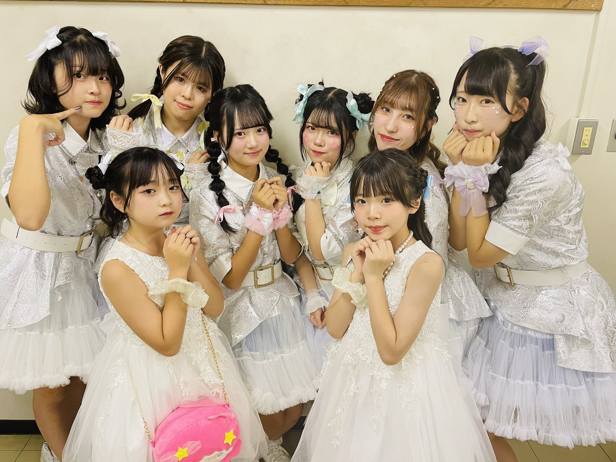 Rowanberry_idol's tweet photo. 本番終わりました❣️
ヘアメイクもすごく可愛くしてくださって
ありがとうございました❣️

#ロワベリ
#旭川理容美容専門学校 https://t.co/jOAPer4q5W