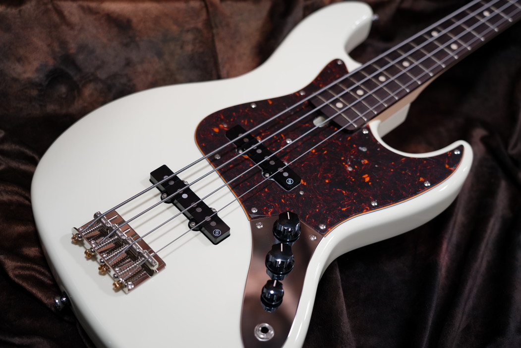 ties__store's tweet photo. BottomWave JB4 Classic White PROTO

ALL USAパーツにこだわったシンプルジャズべース。

https://t.co/8pPyqMzWk8

#tiesstore
#bassguitar
#4stringbass
#bottomwave
#aeropickups
#jazzbass https://t.co/gu3ZfWkrvN