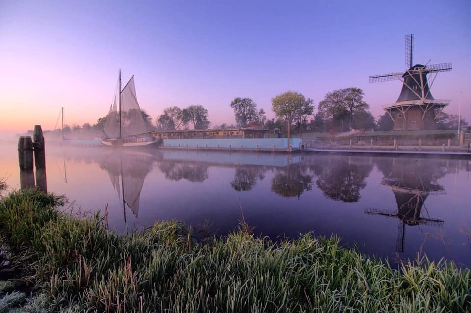 Mooigrunnen's tweet image. Zicht op de molen De Meeuw aan het Reitdiep.

📍 Garnwerd
.
#mooigrunnen #mooigrunneninbeeld