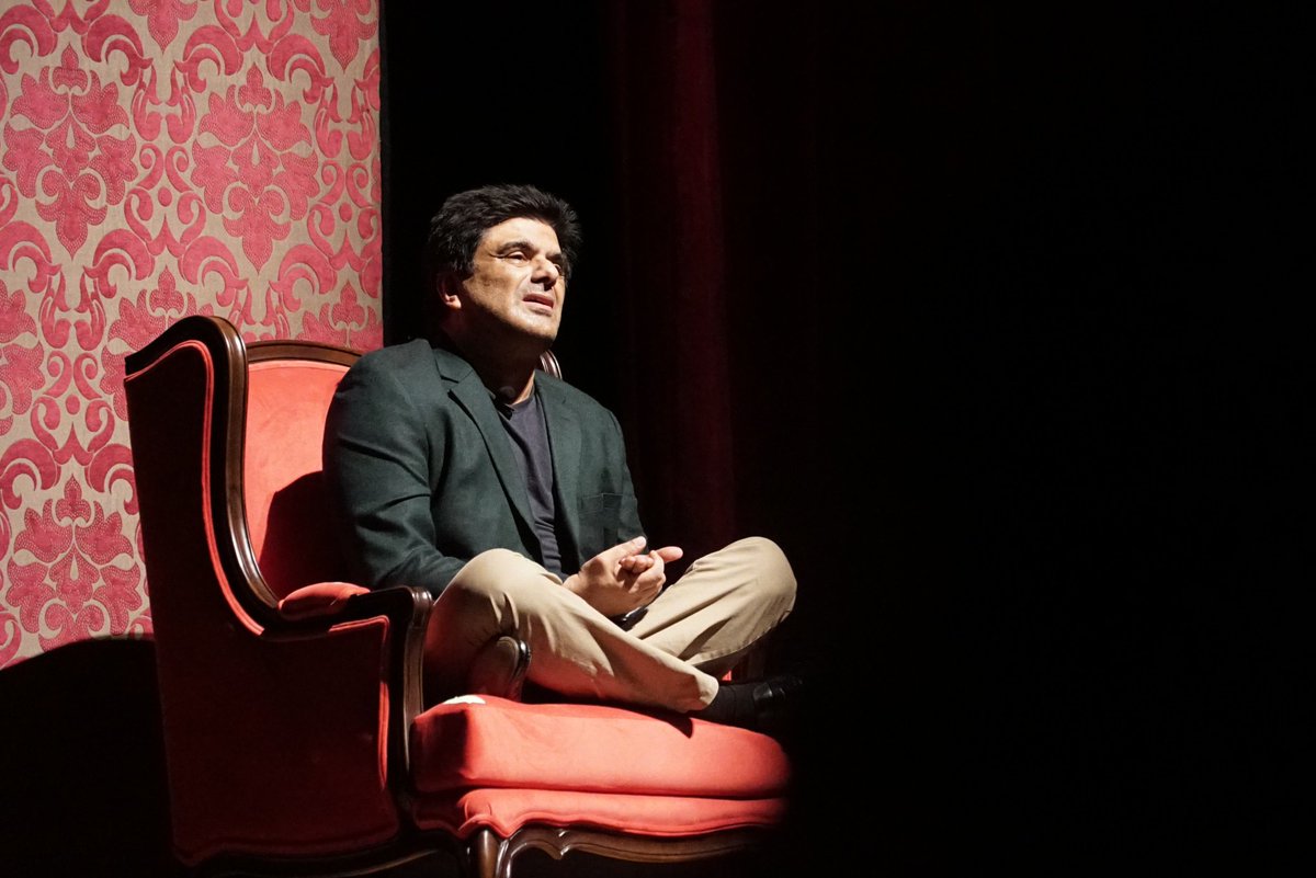guwahatiplus's tweet photo. #PHOTO | Wishing Samir Soni very very happy birthday!🎉

Thank you so much for weaving magic through your performance in "Anything But Love" on the second day of the Guwahati Theatre Festival 2024.

#samirsoni #anythingbutlove #guwahatitheatrefestival #guwahati #gplus https://t.co/5qt985vKlW