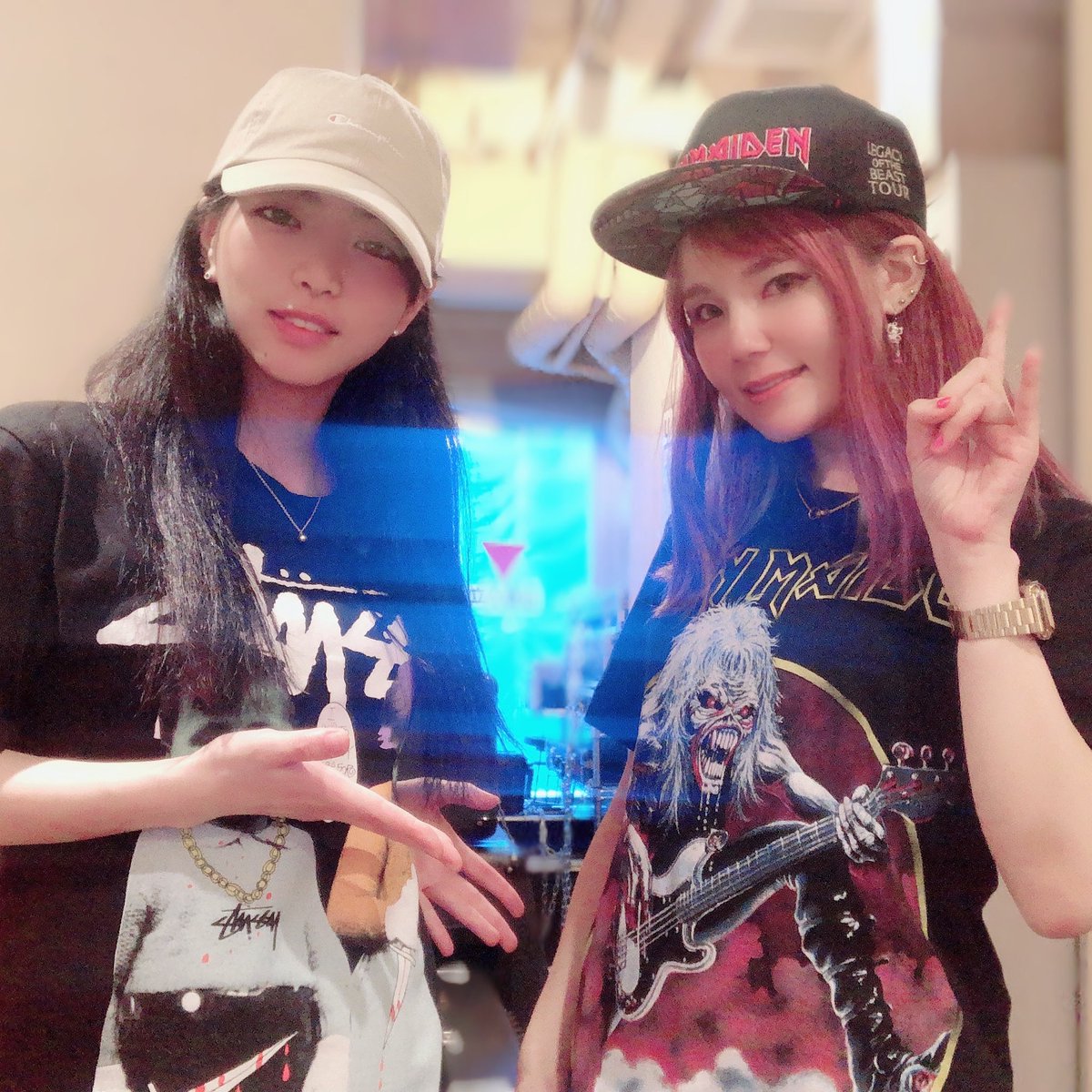 この素敵な最愛の二人は本日のアイアンメイデン行きます！

古い写真ですが、心から二人を応援しています。獲得した忠誠心はそう簡単に揺らぐことはない🫡💙💜心は6人を簡単に収容できる🤘😤🤘

相変わらず永遠に応援をします！！