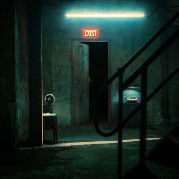 Lastelle - Pine

Short but epic, Lastelle’s new single ‘Pine’ tops the new Exist Vol. I EP, and gives us all the huge anthemic ambience we’ve come to love. 

buff.ly/47KT5SN