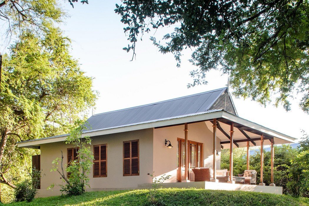 PawsTravels's tweet photo. 3/
Please note this rate is only bookable 60 days in advance during high season (July - October)

LONG STAY SPECIAL:
Stay for 5 nights and only pay for 4 (Levy of $40pppn is added, even for the free night)

CONTACT:
bookings@muddypawstravels.com
+260 76 408 4330 https://t.co/jYOKedBnVV