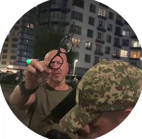 JaWernulsa's tweet photo. Ірина Мудра тривалий час старанно ліпила собі образ патріотки, а якось одного вечора бахнула алкоголю зі своїм чоловіком Павлом Полярушом і почали погрожувати військовому прострілити йому коліна. Ось так і закінчується вдавана патріотичність. https://t.co/ft0YmddfIu