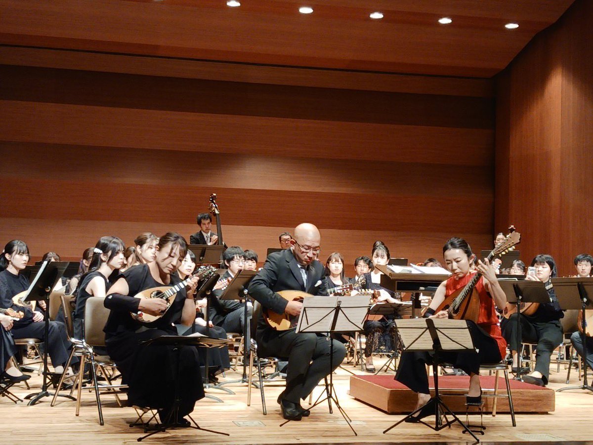 【ARTE広島公演】

ソリストアンコール

「ルパン三世のテーマ'80（トリオ版）」

マンドリン　高橋香瑠
マンドラ　　井上泰信
リュートモデルノ　大下真由