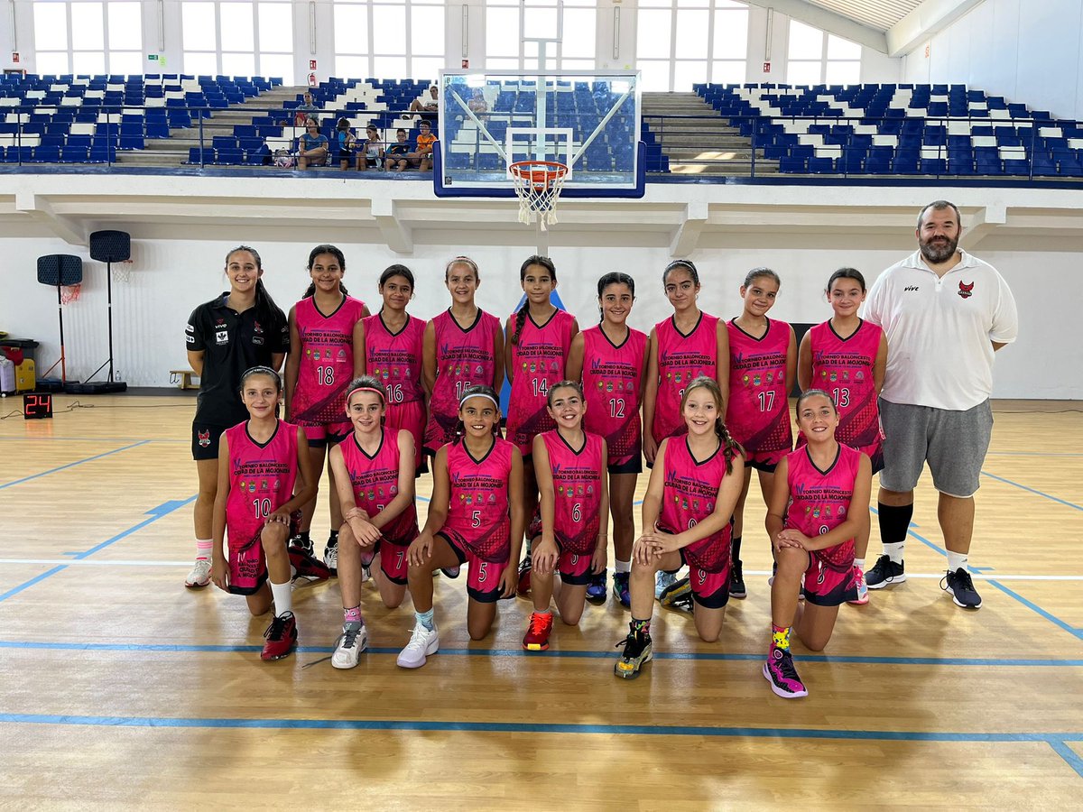 BaseFCBG's tweet photo. 🙌 El alevín A de la Fundación CB Granada jugará hoy a partir de las 12:30 horas la final del torneo organizado por el @cblamojonera.

¡💪 Mucha suerte! 

#ContigoFundación https://t.co/ZGg22WhVAL