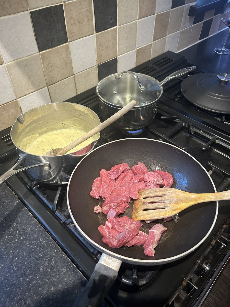 @AndrewGoldson Goldiefather tweet media