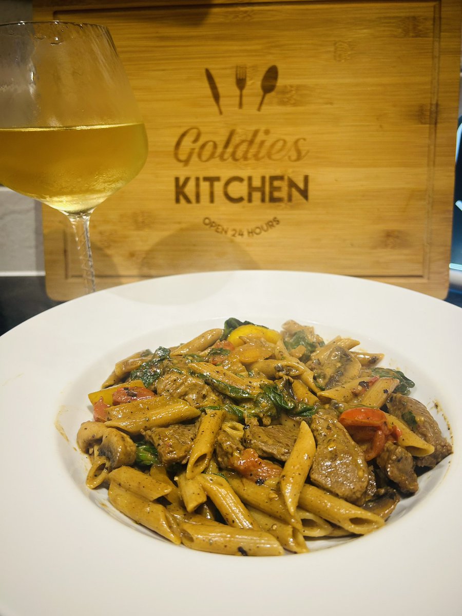 @AndrewGoldson Goldiefather tweet media