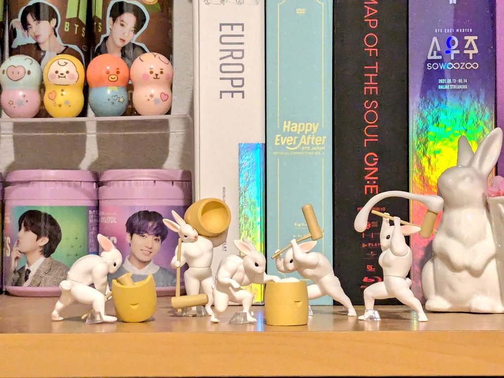 tF6AK8MkEO5bwJN's tweet image. 思ったよりずっと小さくて思ったより901万倍ぐぅたんwwwどのぐぅも何か見た事あんだよな～って思ったから並べてみた🐰💜
これはもう似てるとかいう次元じゃないと思うんだ🤣ありがとうみくるちゃん👍
いい衝動買いでした✨
グクペンさんにはコンプおすすめします笑
#JUNGKOOK
#筋肉ウサギ
#근육토끼