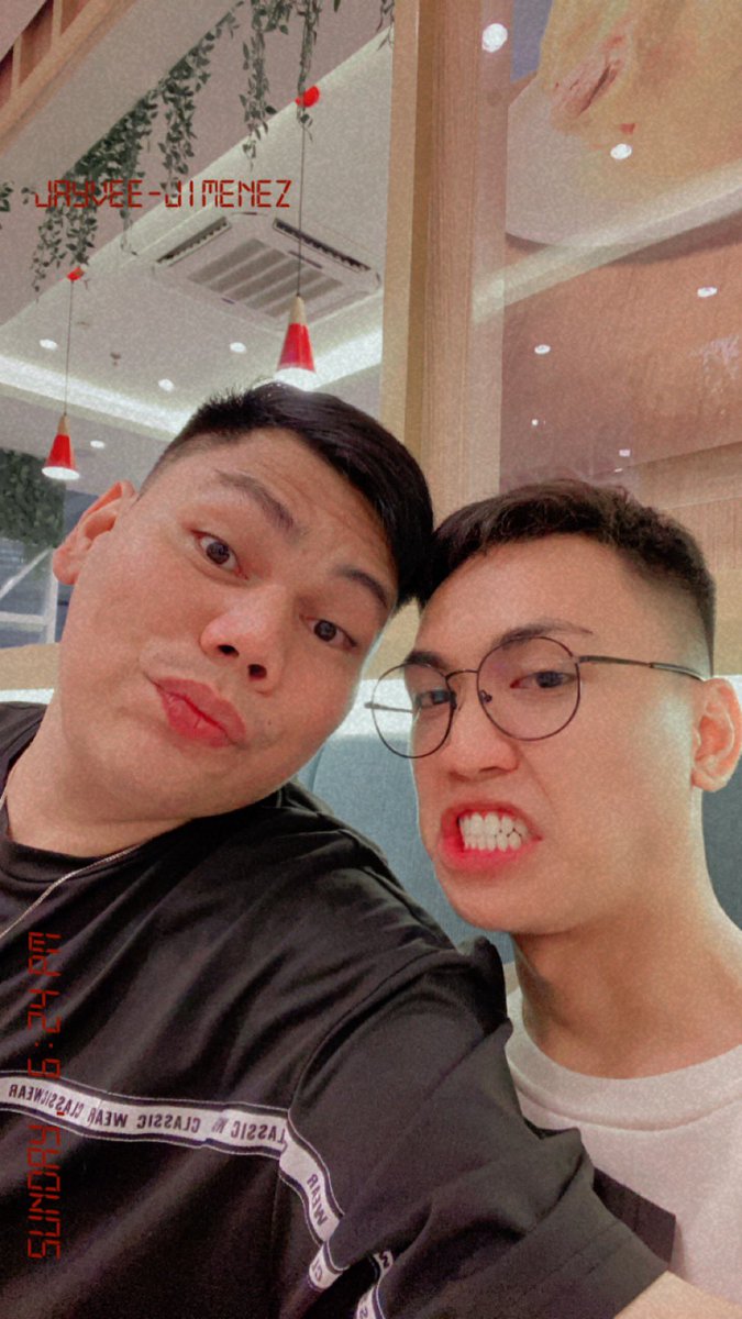 JimenezJay00's tweet photo. 🐱 And 🐶 https://t.co/Y3Ag6kQlYc