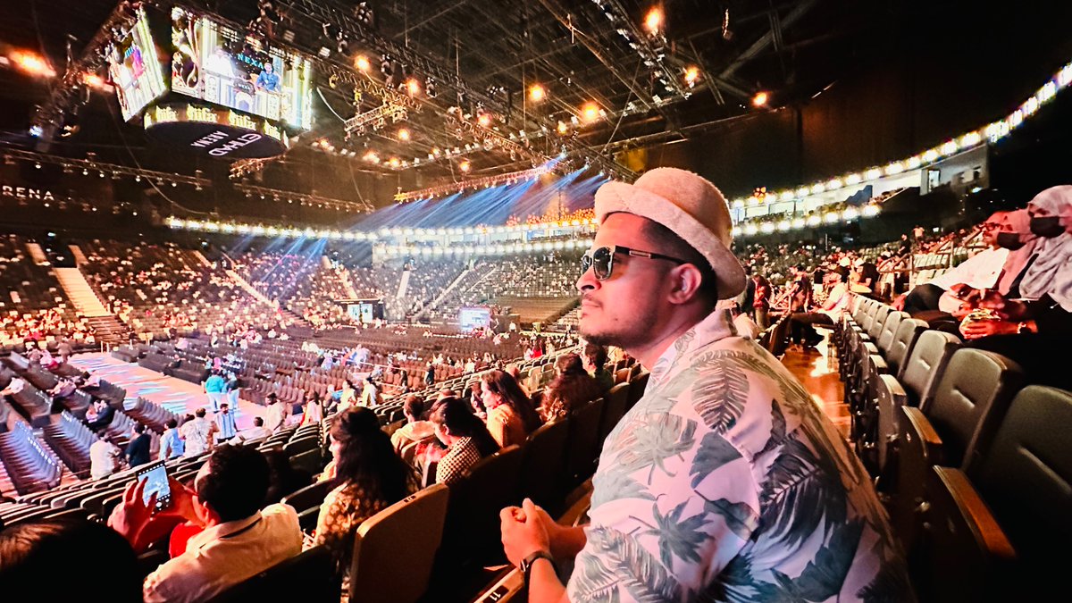 AKBAR123786's tweet photo. IIFA Award Show DAY 2 - Etihad Arena. . . And the best actor award male IIFA2024 goes to Mr Shahrukh Khan for the film Jawan  🔥#SRK #iifa #IIFA2024 #Jawan #IIFAawards2024 #KINGKHAN #ShahRukhKhan #SalmanKhan #bestactor #KritiSanon #Bollywood #BOBBYDEOL #jawan #vickykaushal https://t.co/wlokGV7csO