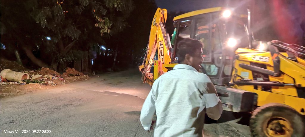 vinay_vangala's tweet photo. @MDHMWSSB I wud like 2 place this on record!
@HMWSSBOnline is the competent authority 2 treat sewage water n @HMWSSBMGRKPHB tried to lay sewage pipelines into Kaithamma Lake thru Meedhikunta n has no road cut permission too!
Thanks 2 @SEKPZGHMC
&amp; SHO Miyapur fr ur support at 12AM https://t.co/hOoSdEpFzV