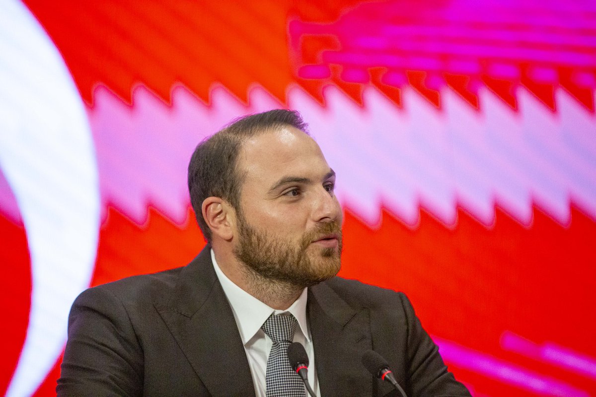 Kıymetli Hentbol Ailem;

Sizlerin güveniyle, büyük bir sorumluluğu devralmanın gururunu ve heyecanını yaşıyorum. Bu onurlu göreve beni layık gördüğünüz için her birinize yürekten teşekkür ediyorum.

Seçim sürecinde bana olan destek ve inancınızı görmek, sorumluluğumu daha da