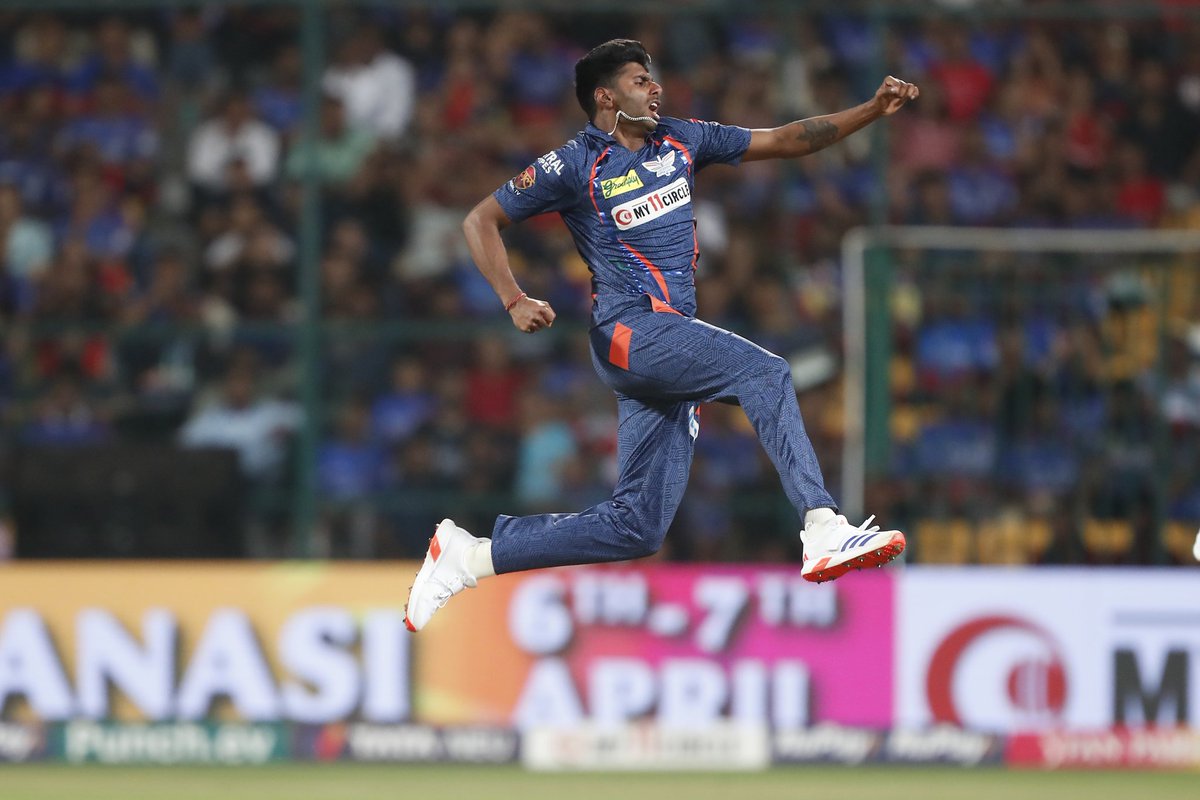 बधाई हो दोस्त 💐💐

वैसे तो इंडियन क्रिकेट टीम में सिलेक्शन होना बोहोत कठिन होता हे, ..लेकिन हमारे एक भाई ने अपनी कड़ी मेहनत से इस मुक़ाम को फतेह कर लिया.

हमारे लिए गर्व की बात हे की आज चापलूसी की बजाय अपनी मेहनत से सफल हुए.

भाई _मयंक यादव आपका भारतीय क्रिकेट टीम में स्वागत हे.