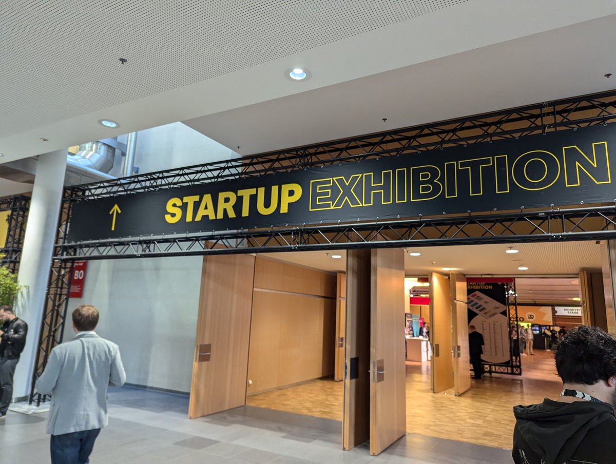 First time at #bits24  presenting <a href="/lipa_btc/">lipa</a> and collecting feedback outside of our bubble
#buildersBuild #bettereveryday