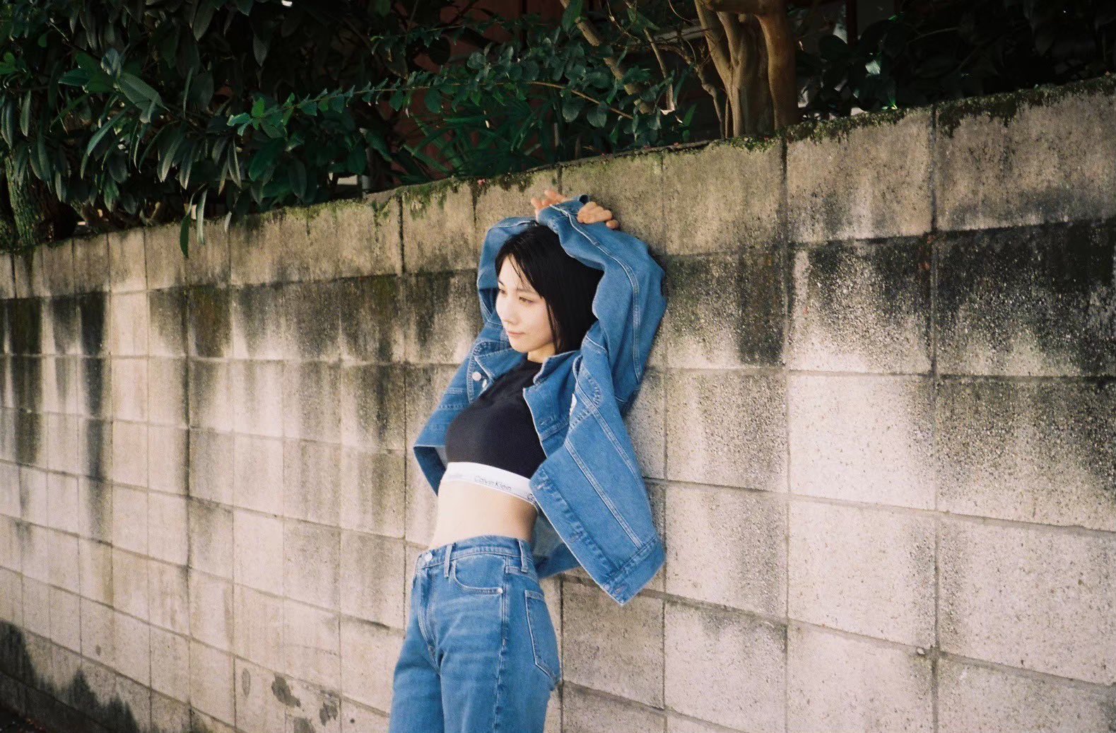 【直筆サイン入り】松本穂香カレンダー2025年 壁掛け+卓上(ポストカード付き) 松本穂香☆『松本穂香 卓上カレンダー 2025』＆マネさんカメラ