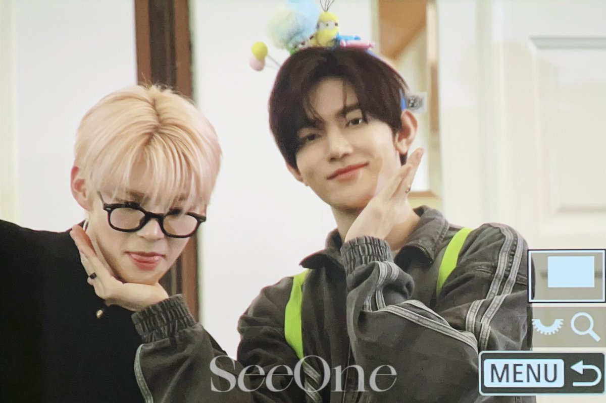 SeeOne1325's tweet photo. 240929  houseofkpop 팬싸

#장하오 #성한빈 #ZHANGHAO #SUNGHANBIN #하오빈 #ZB1 #ZEROBASEONE #제로베이스원 https://t.co/b2JRNZ5FrI